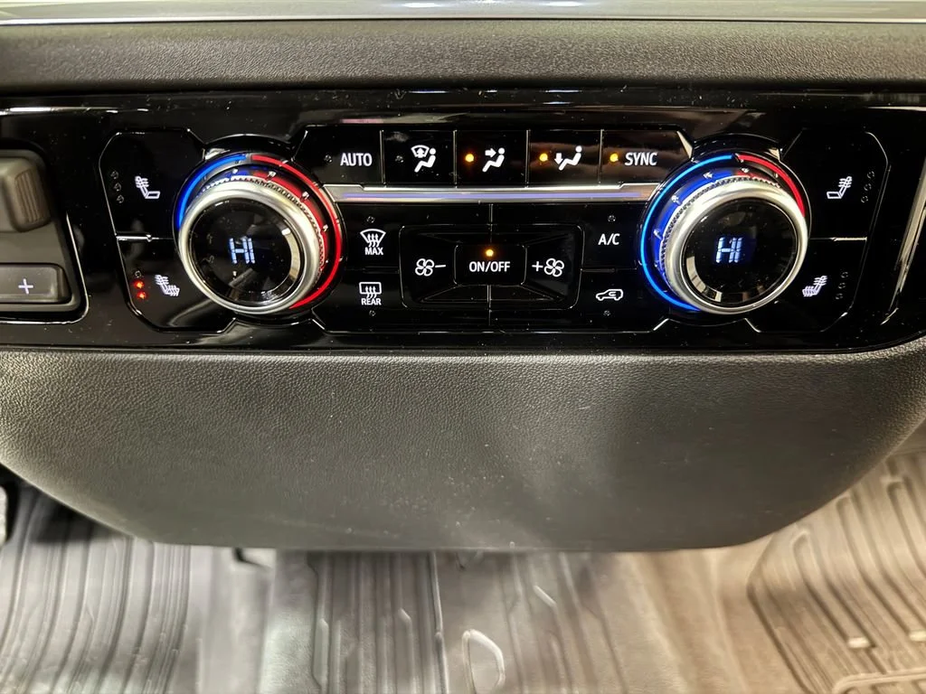 New 2026 Sterling Metallic GMC Elevation image 13