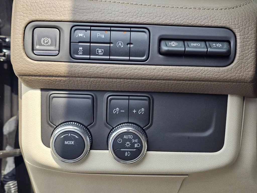 Used 2023 Onyx Black GMC Denali image 21