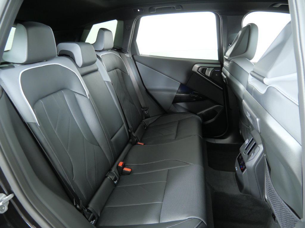 Used 2026 Gray BMW M50 xDrive image 28