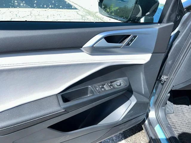 2025 Volkswagen Taos SE - Photo 14