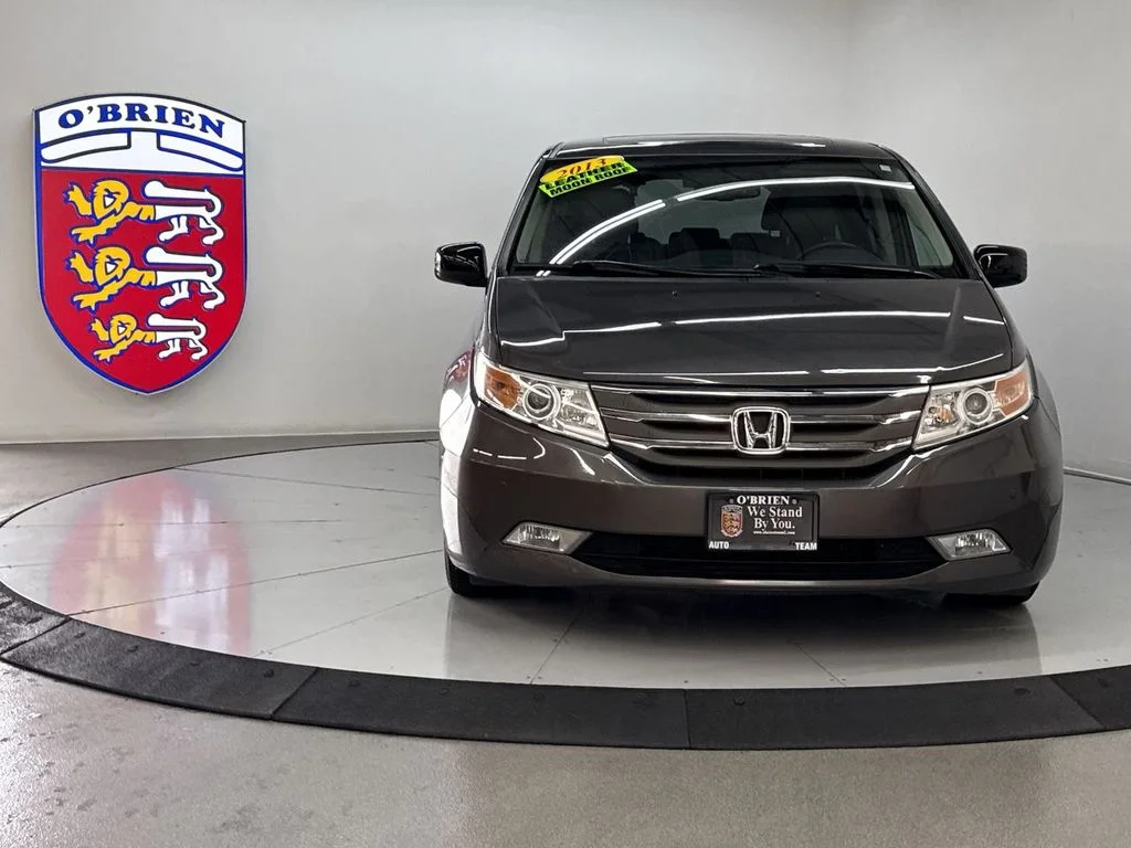 Used 2013 White Diamond Pearl Honda Touring Elite image 10