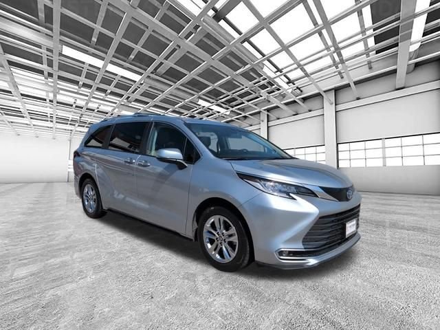 2024 Toyota Sienna Limited