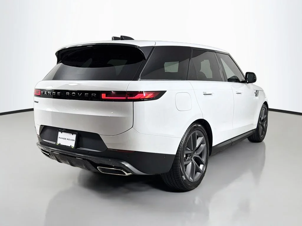 New 2026 Fuji White Land Rover SE image 5