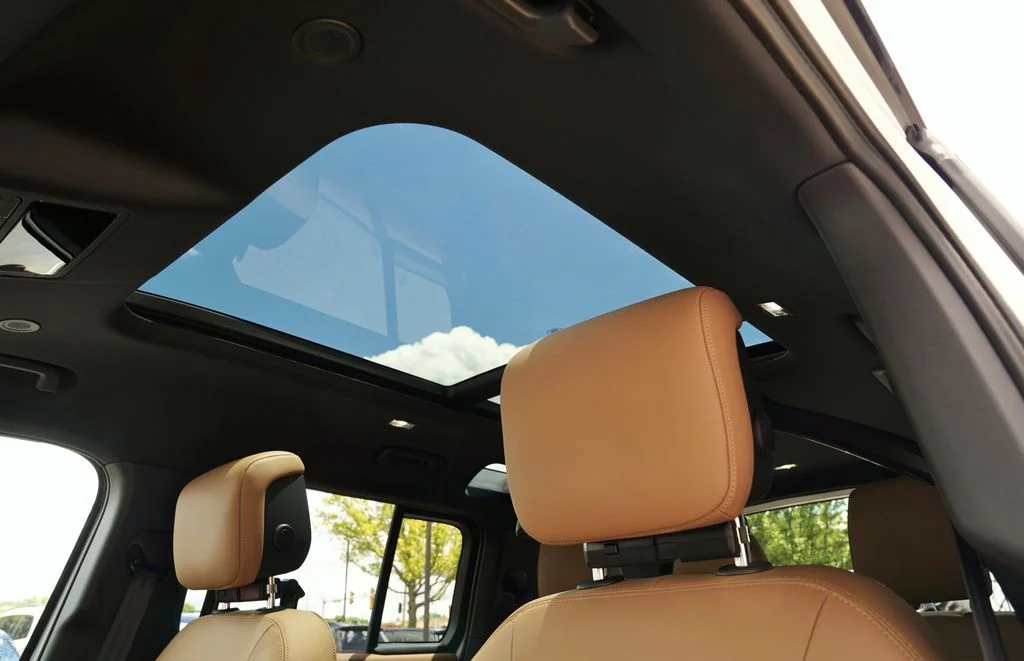 New 2026 Fuji White Land Rover X-Dynamic SE image 14