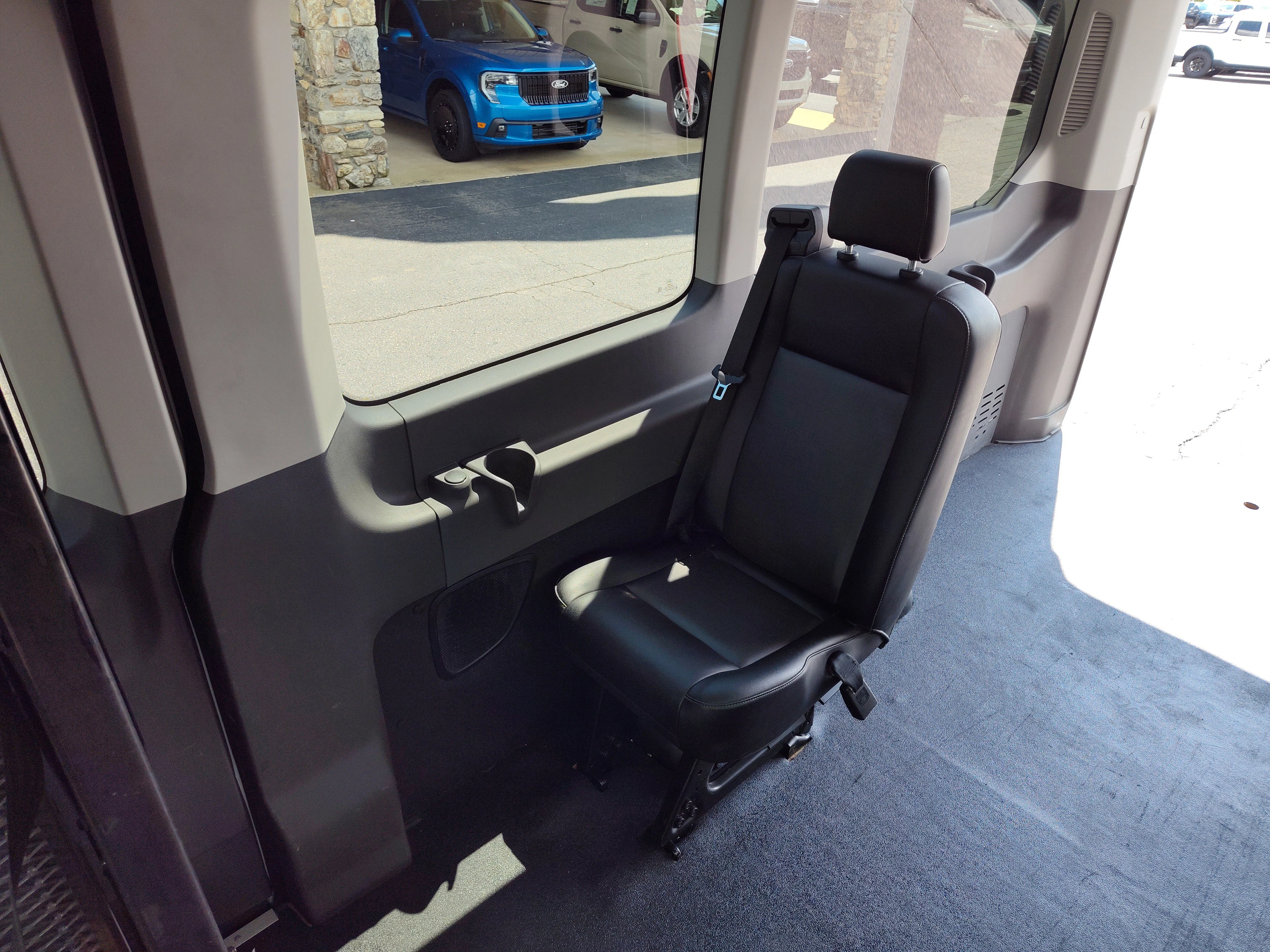 2024 Ford Transit Passenger Van XL - Photo 17