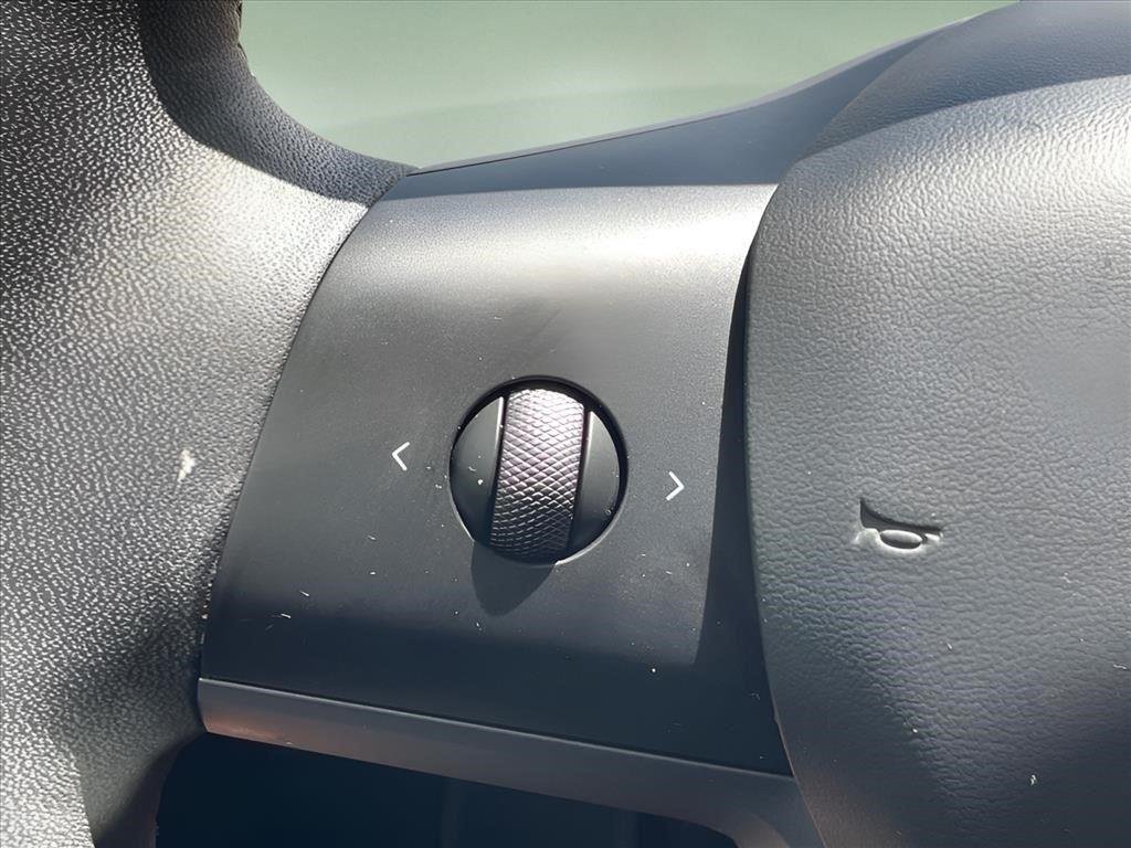 Used 2023  TESLA  image 22