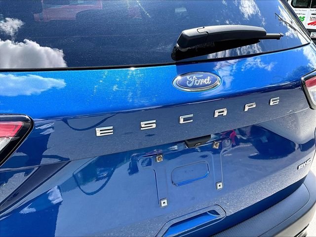 Used 2022 Blue Ford SE image 8