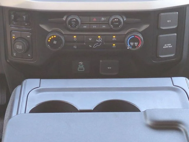 New 2026 Oxford White Ford F-250® XLT image 19