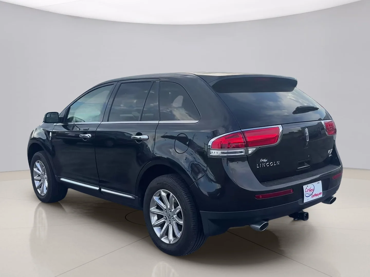 Used 2015 Black Lincoln AWD image 3