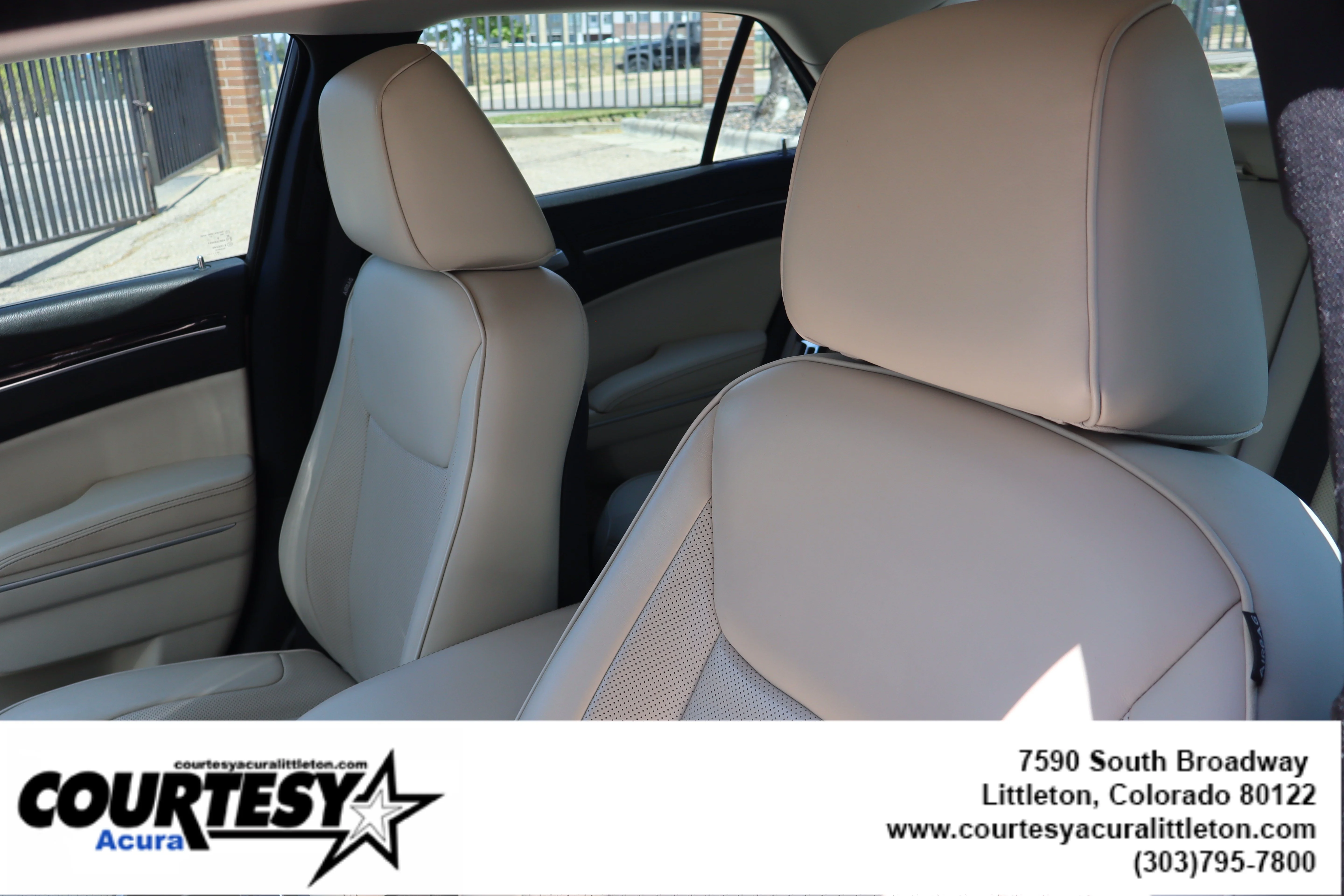 Used 2020 Velvet Red Pearlcoat Chrysler Limited image 20
