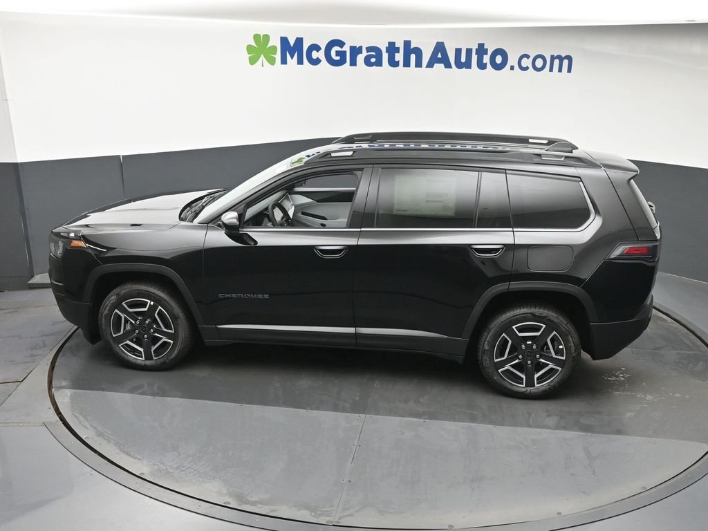 New 2026 Diamond Black Crystal Pearlcoat Jeep Limited image 19