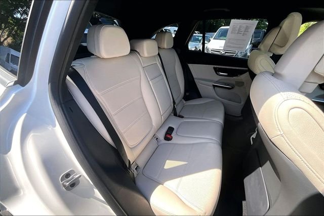 Used 2026 White Mercedes-Benz GLC 300 image 16