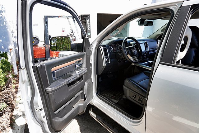 Used 2017 Silver Ram Laramie image 51