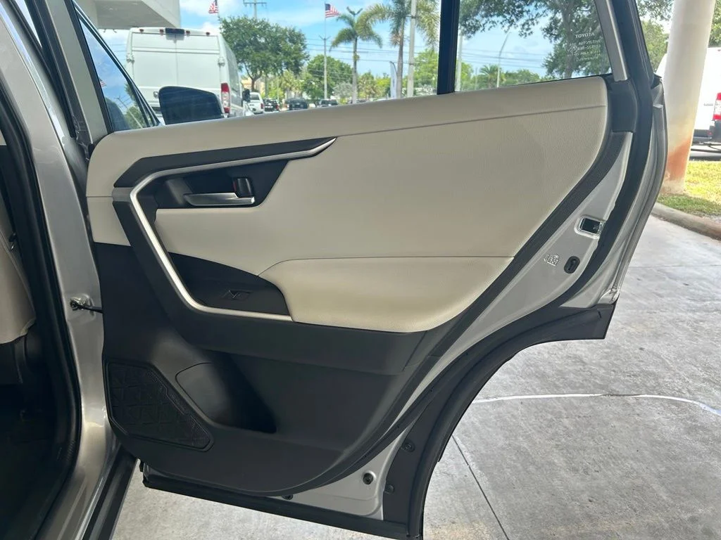 Used 2025 Silver Toyota XLE image 27