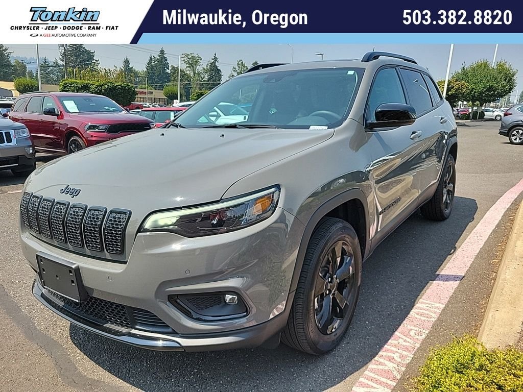 Used 2023 Gray Jeep Altitude image 1
