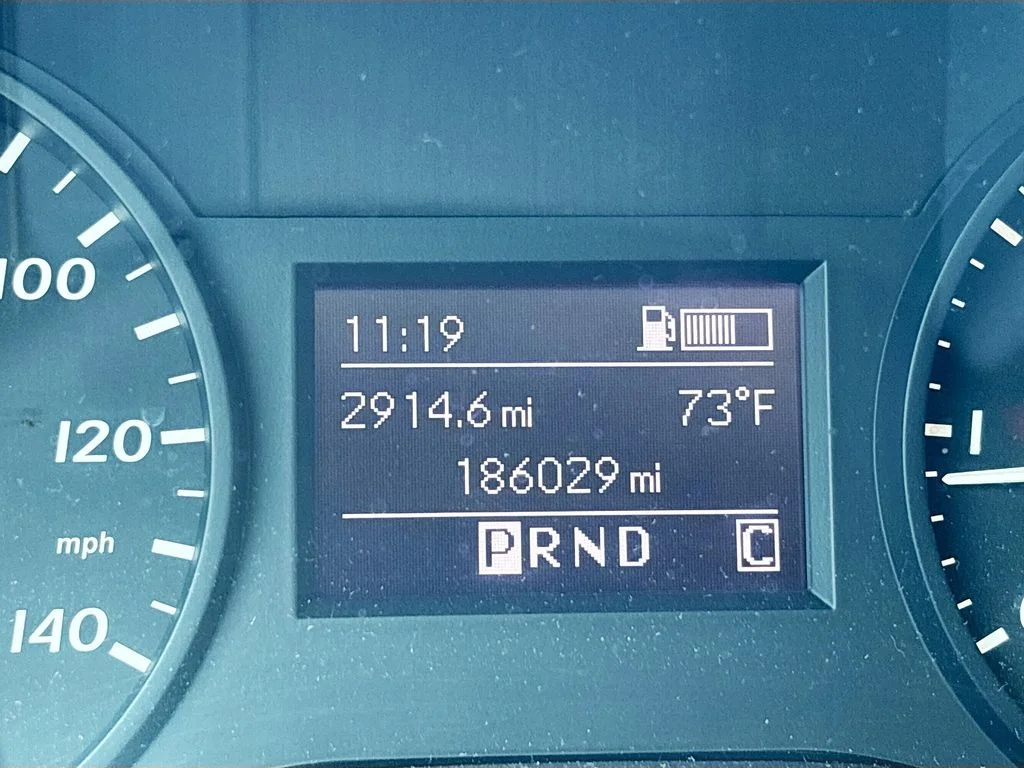 Used 2018  Mercedes-Benz Cargo image 26