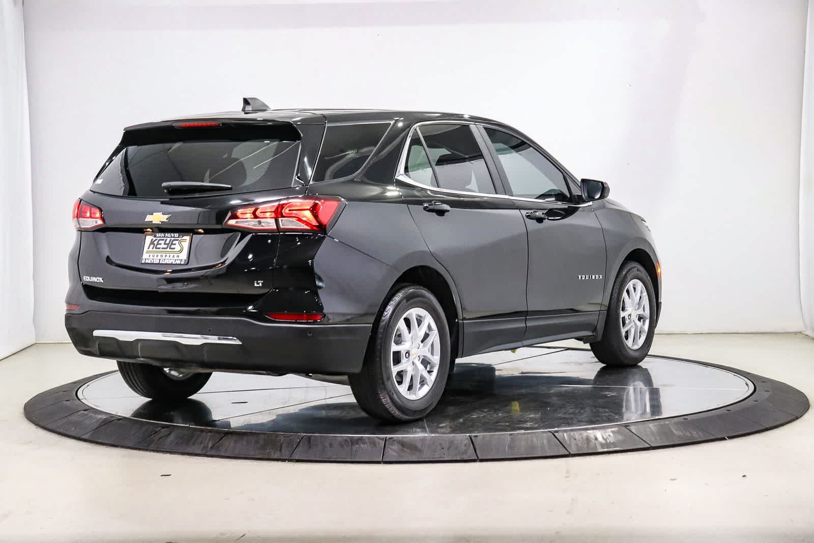 Used 2023 Mosaic Black Metallic Chevrolet LT image 4