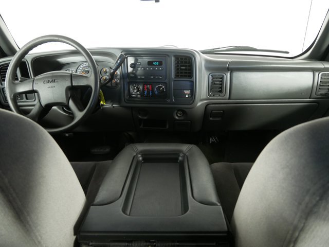 Used 2003 Pewter Metallic GMC  image 15