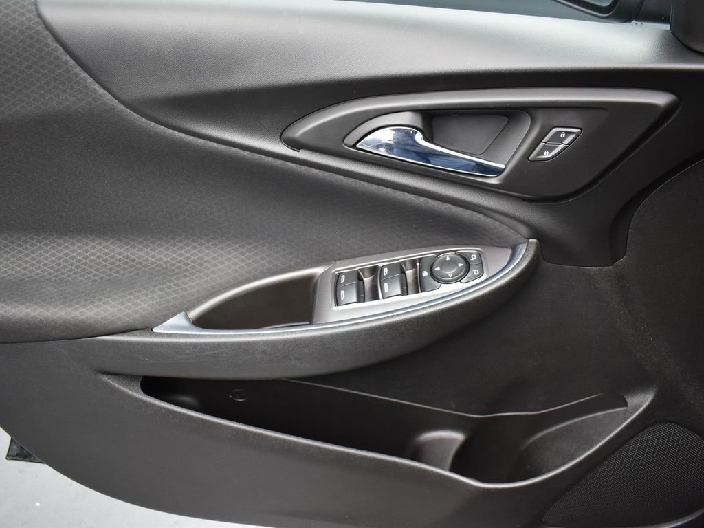 2017 CHEVROLET MALIBU - Image 10