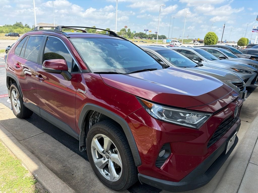 Used 2021 Pearl Toyota XLE Premium image 3