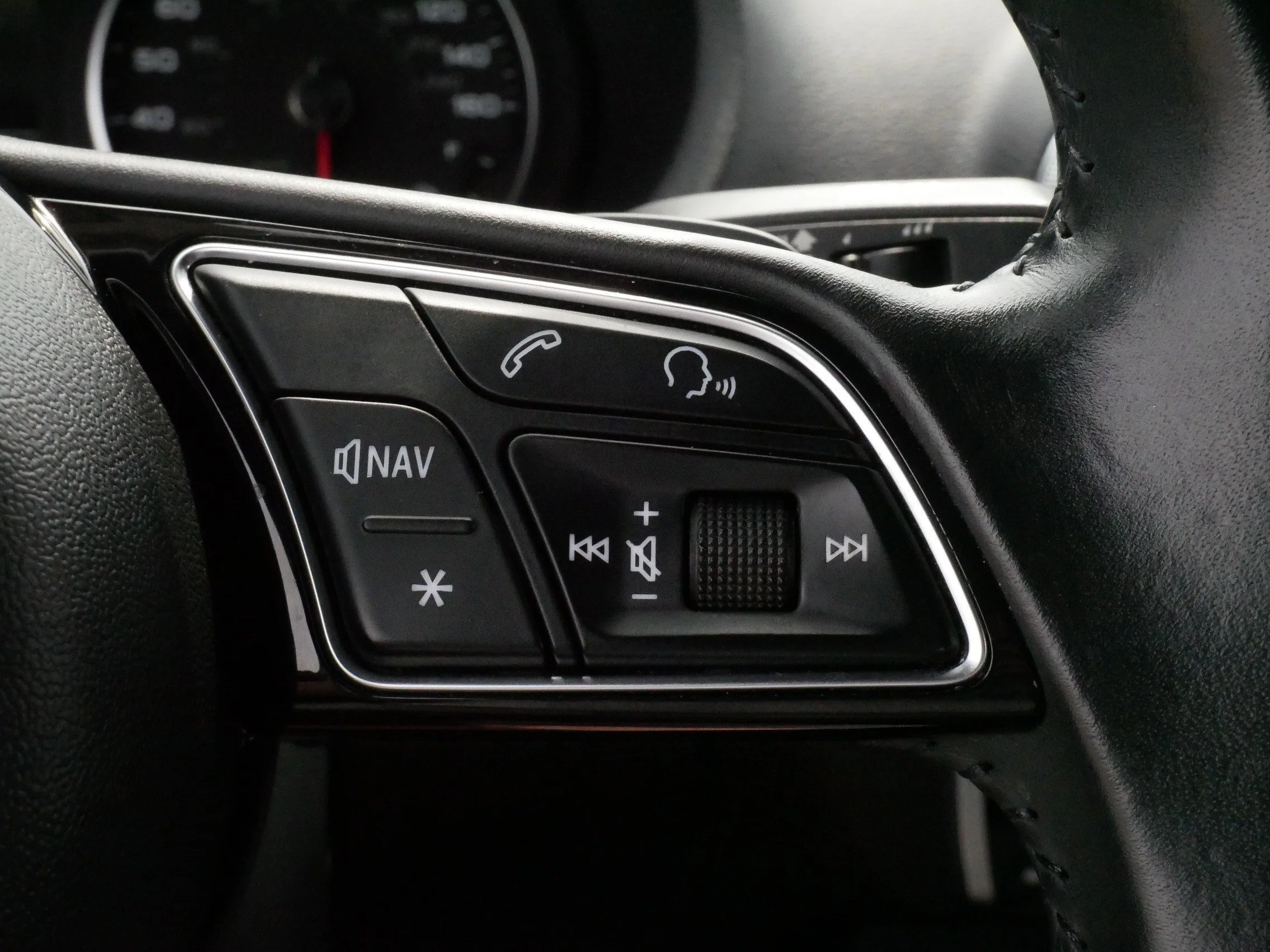 Used 2020 Silver Audi S line Premium image 26