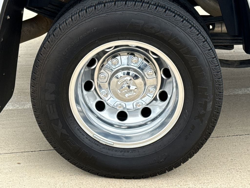 Used 2024 White Ram Laramie image 10