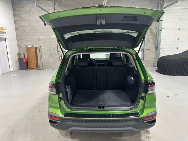 New 2026 Green Volkswagen 1.5T SE Black image 19