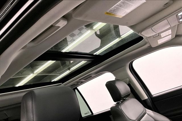 Used 2025 Agate Black Metallic Ford Active image 21