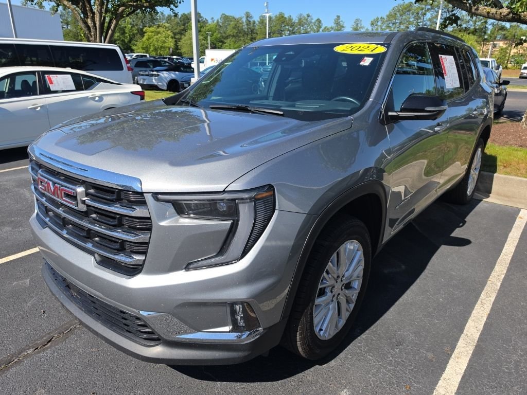 Used 2024 Silver GMC Elevation image 7
