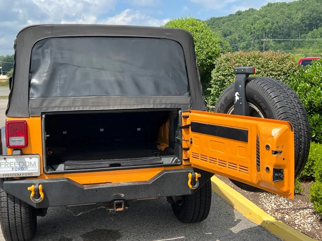 Used 2012 Dozer Jeep Unlimited Sport image 6