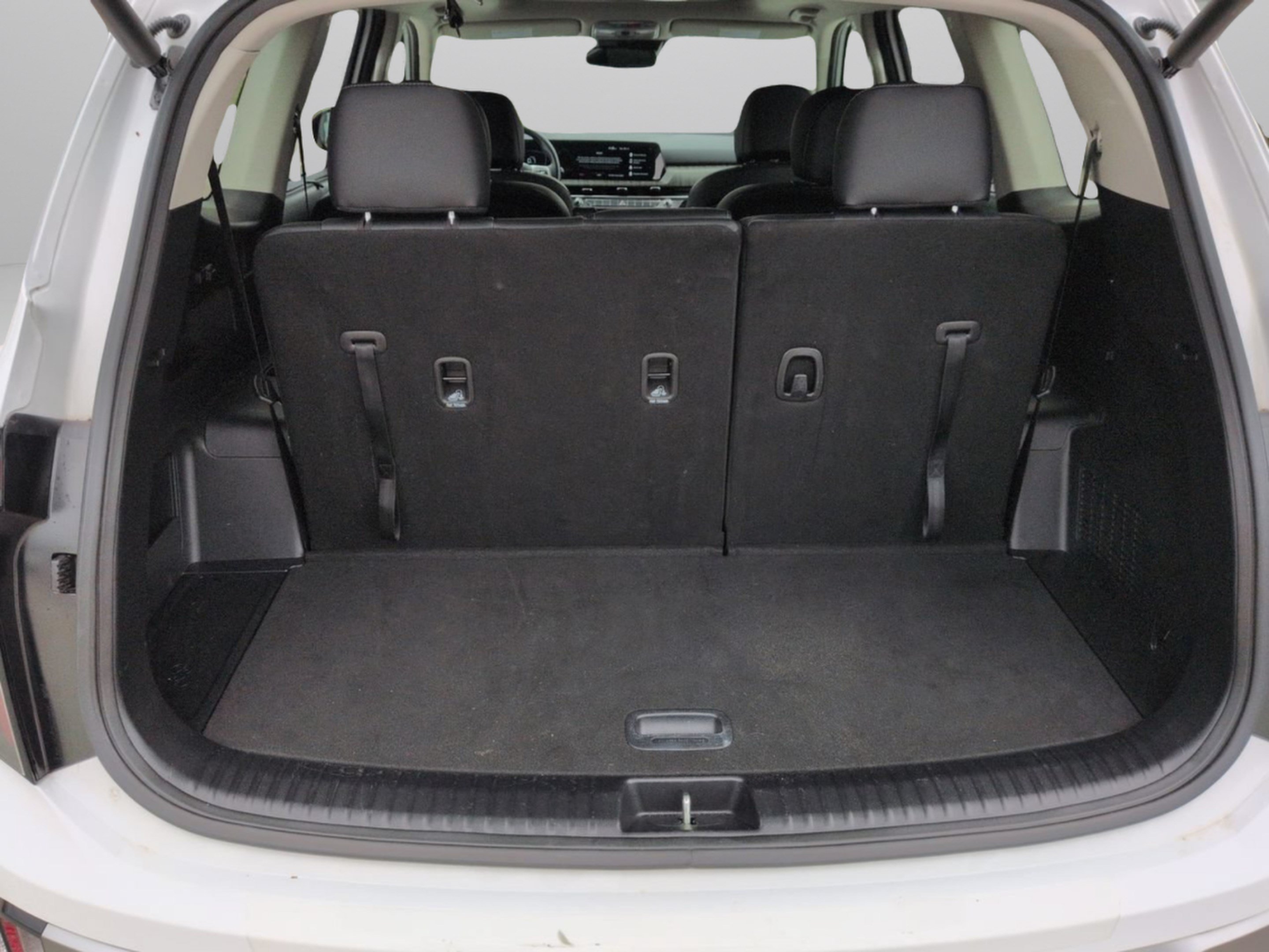 Certified Used 2025 Glacial White Pearl Kia EX image 17