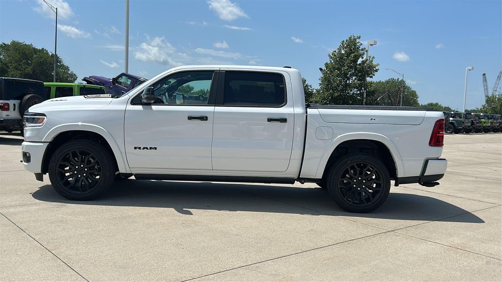 New 2026 Bright White Clear-Coat Exterior Paint RAM Limited image 7