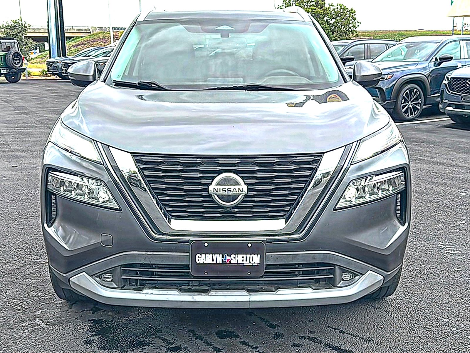 Used 2021 Gun Metallic Nissan SL FWD image 11