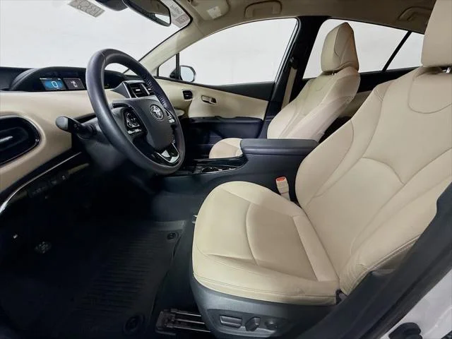 Certified Used 2022 WIND CHILL PEARL Toyota  image 22