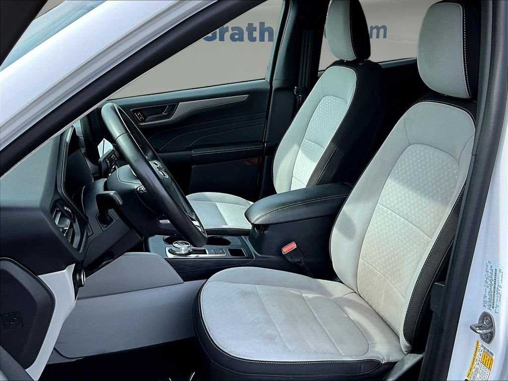 Used 2024 White Ford Active image 25