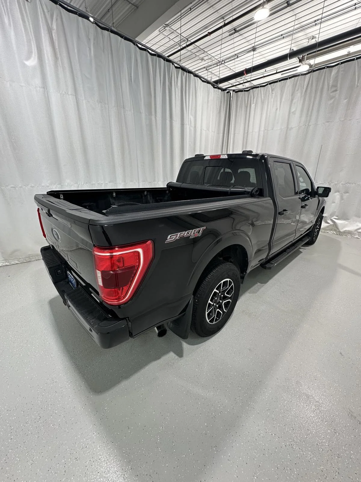 Used 2021 Agate Black Metallic Ford XL image 5