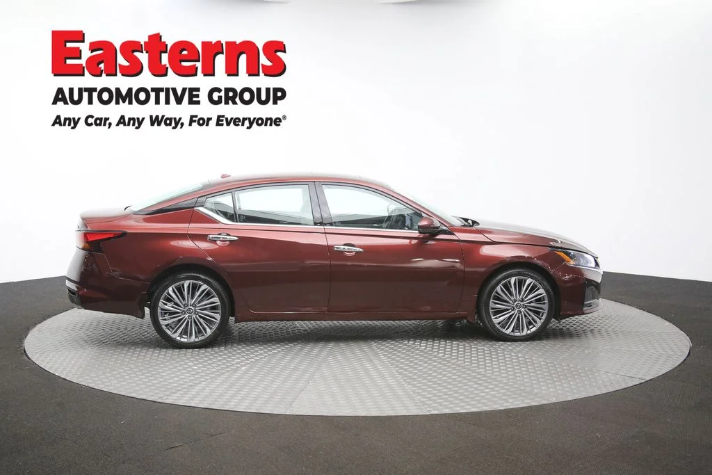 Used 2024 Red Nissan 2.5 SL image 48