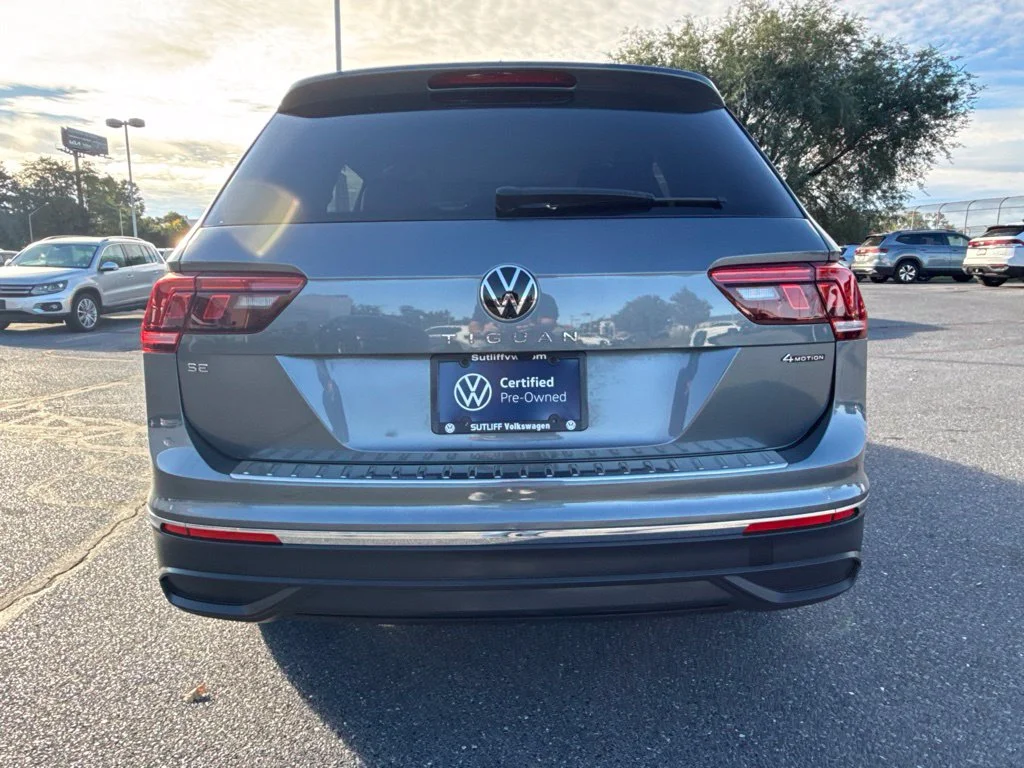 Certified Used 2024 Platinum Gray Metallic Volkswagen 2.0T SE image 17