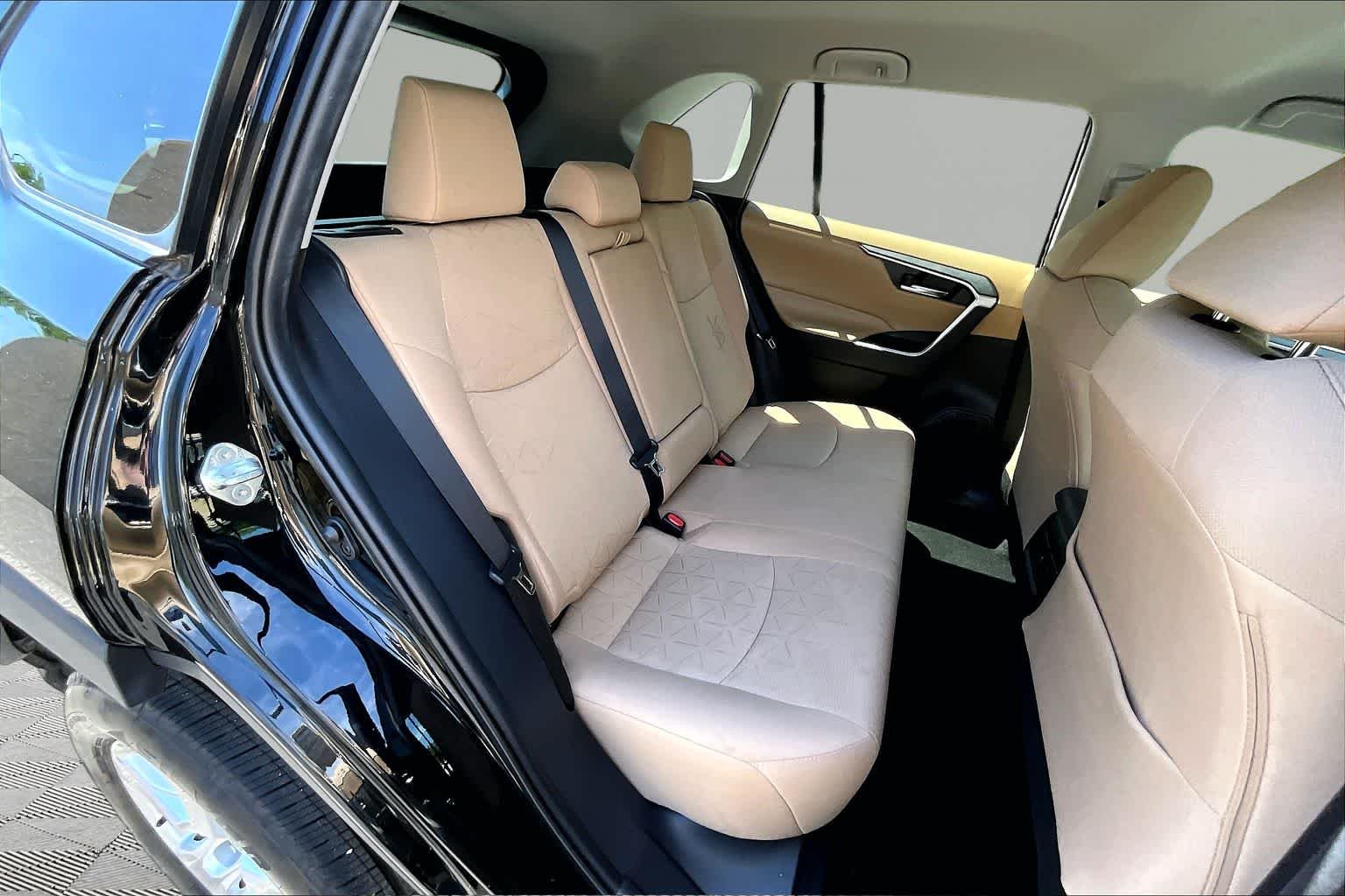 Used 2021 Midnight Black Metallic Toyota XLE image 19