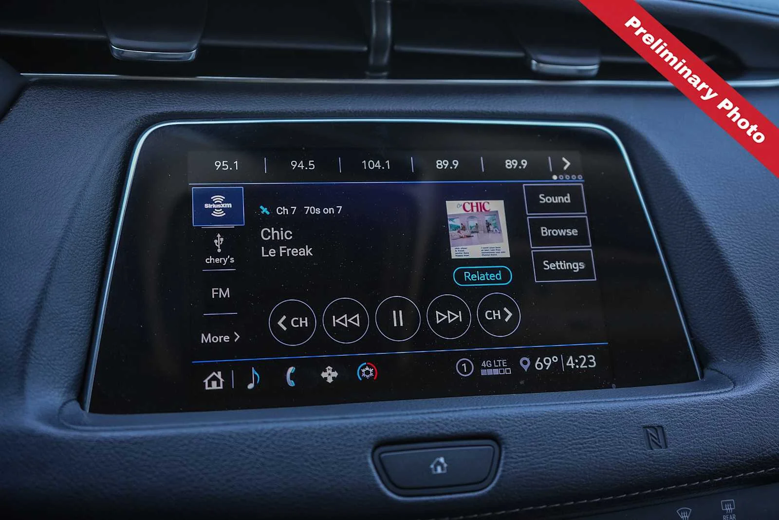 Used 2020 Red Horizon Tintcoat Cadillac FWD Premium Luxury image 18