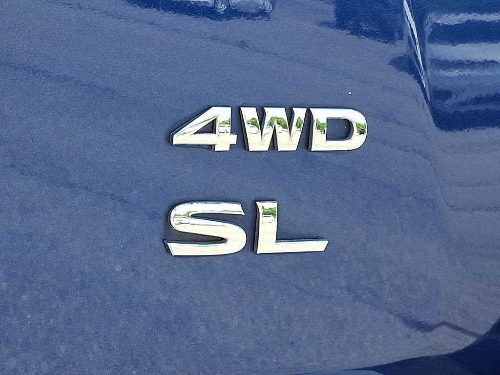 Used 2020 Blue Nissan SL image 29