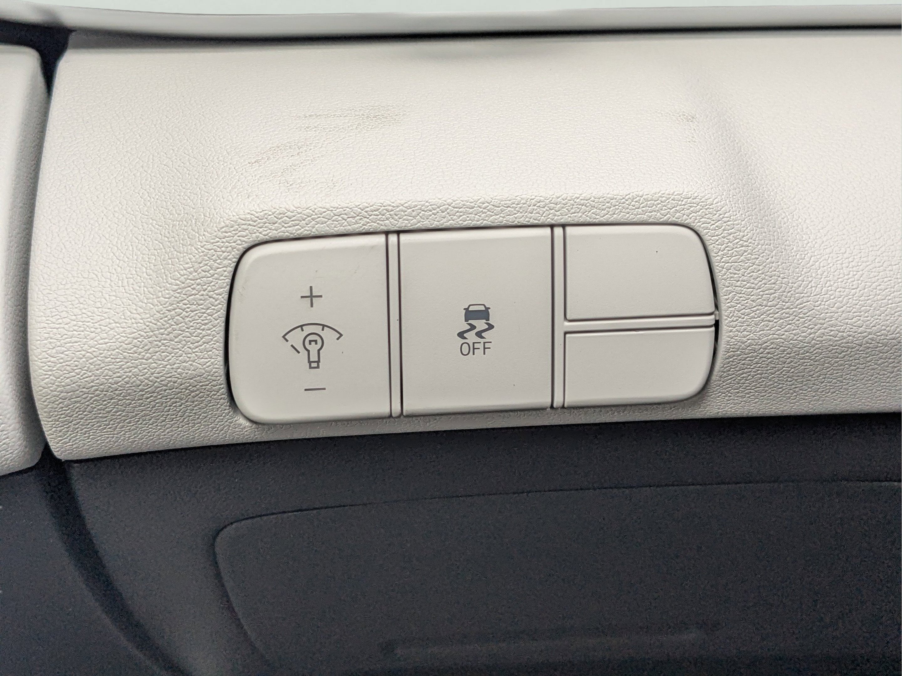 New 2026 Ecotronic Gray Hyundai Limited image 24