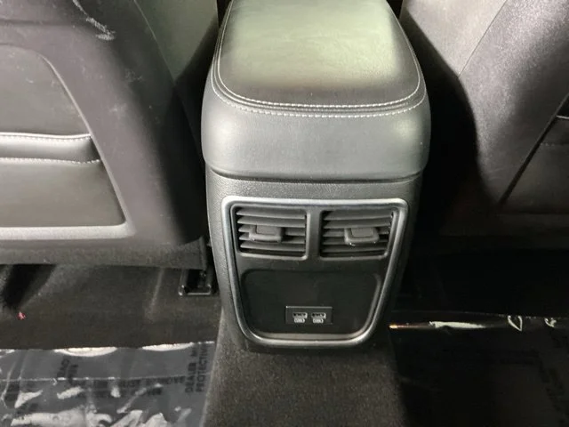 Used 2019  Dodge SXT image 24