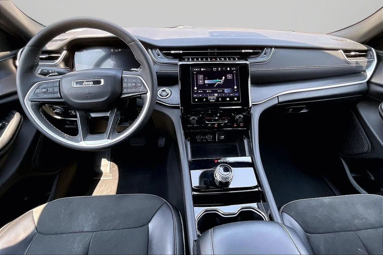Used 2023 Gray Jeep Altitude X image 14