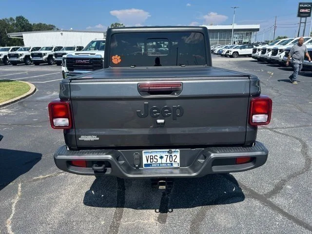 Used 2023 Gray Jeep Sport S image 5
