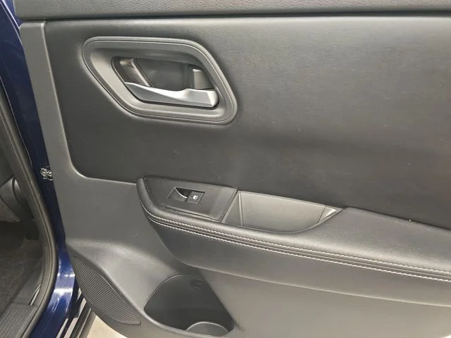 Used 2025 Deep Ocean Blue Nissan SV image 14