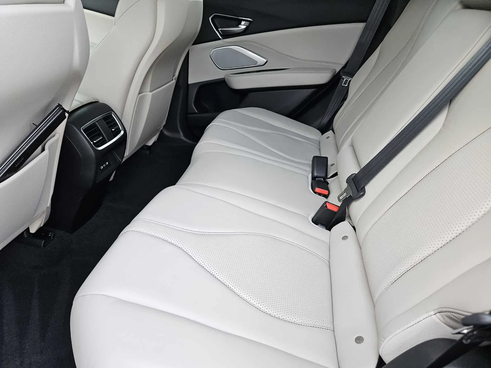 Used 2025 Platinum White Pearl Acura w/Technology Package image 22