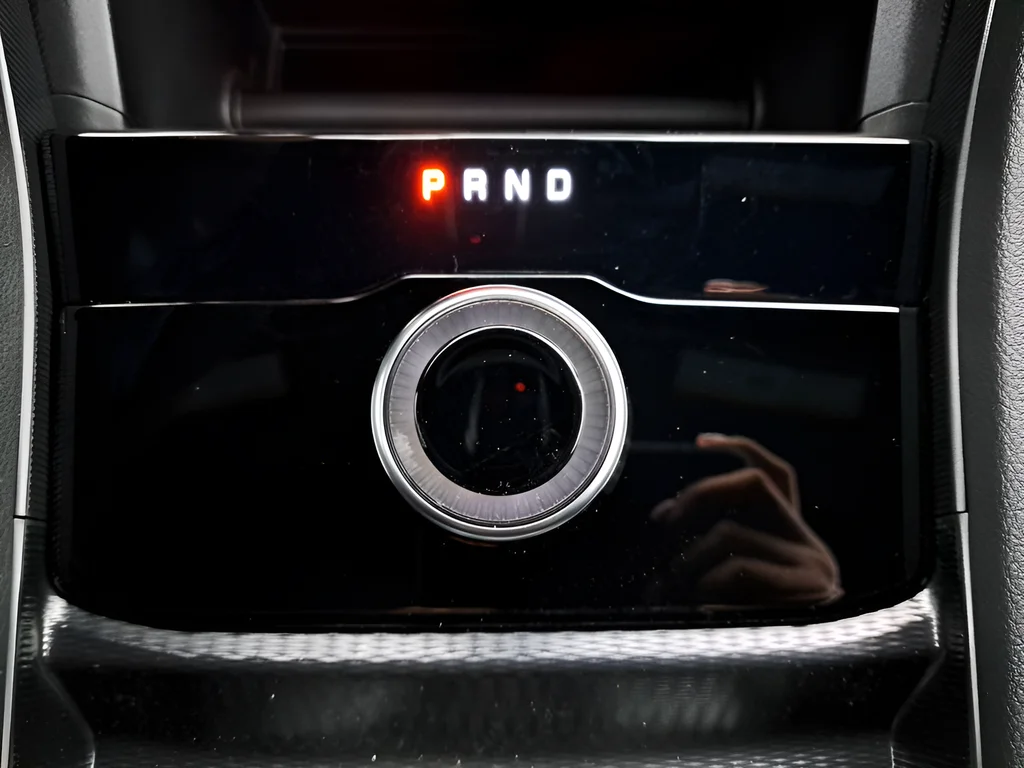 New 2026 Velvet Red Pearl-Coat Exterior Paint Jeep Laredo image 23