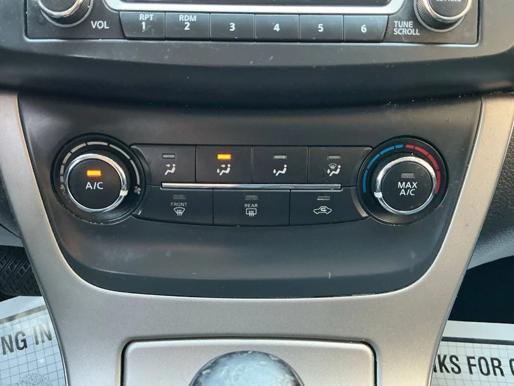 Used 2015 Gray Nissan SV image 16