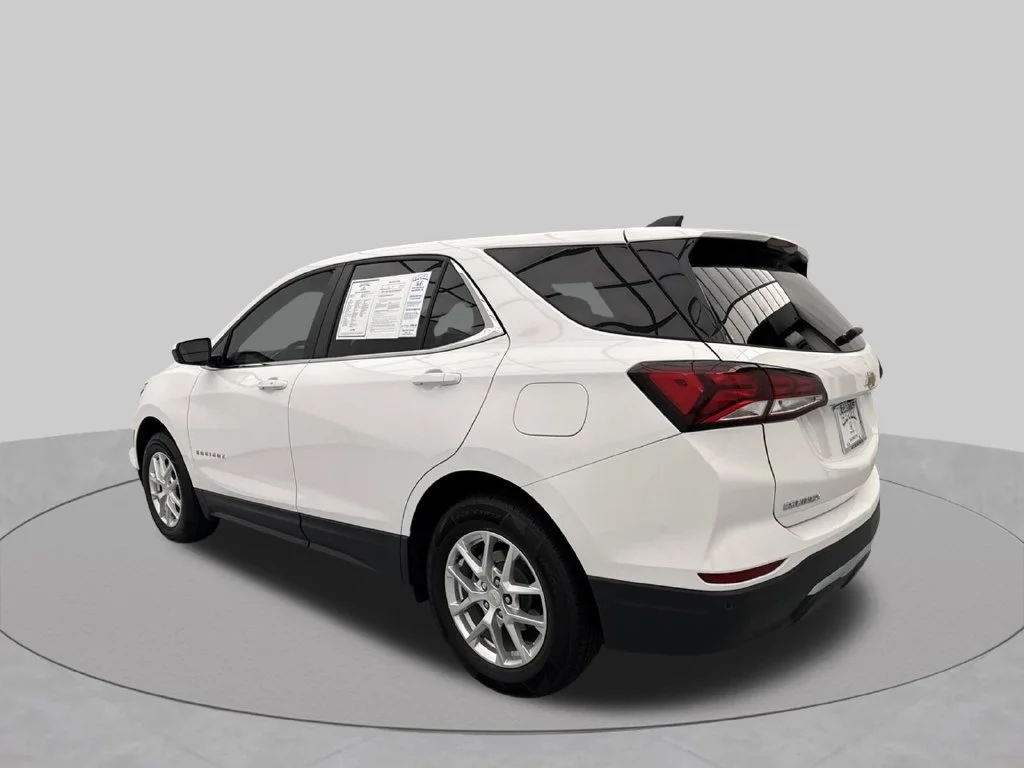 2024 Chevrolet Equinox LT SUV Slide 3